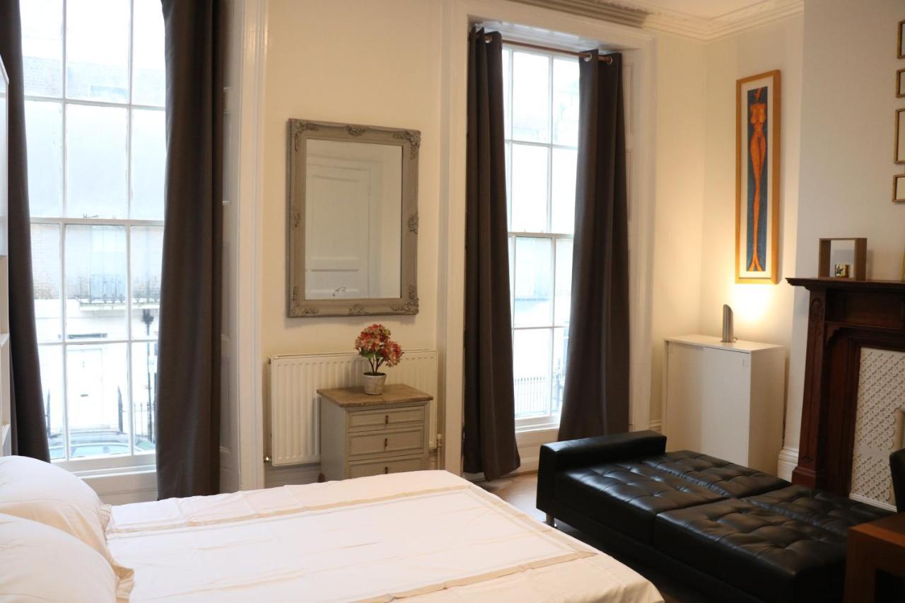 Victoria style flat near Victoria station Apartment Londra Exterior foto