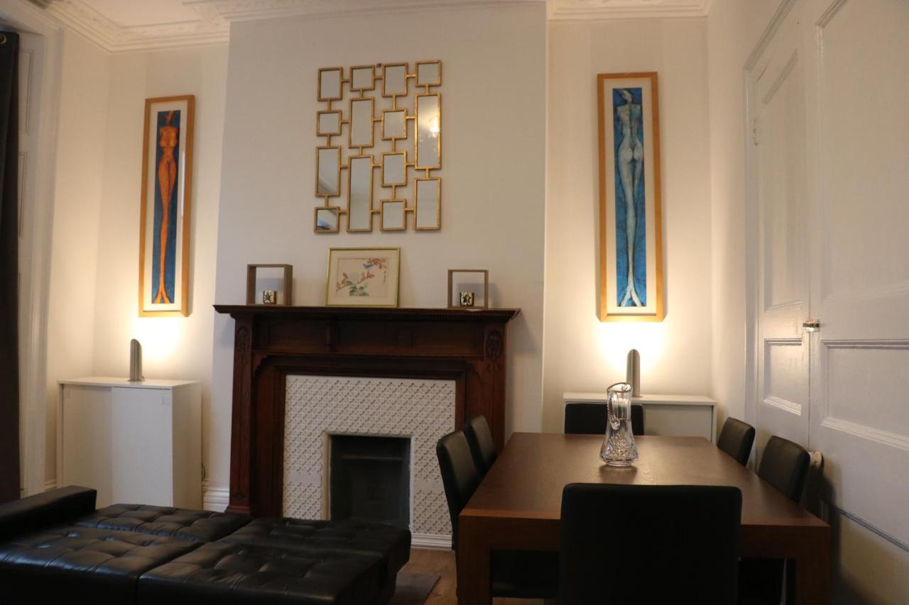 Victoria style flat near Victoria station Apartment Londra Exterior foto